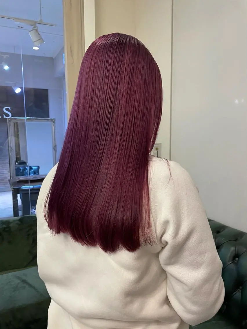 ロング ヘアカラー 山岸 朱里のヘアスタイル