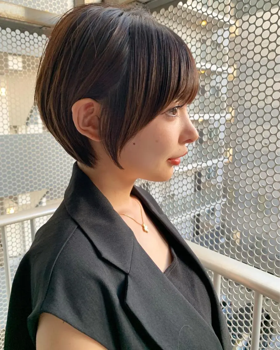 ショート かえ🩶韓国ボブ🎀 透明感カラー🥣のヘアスタイル