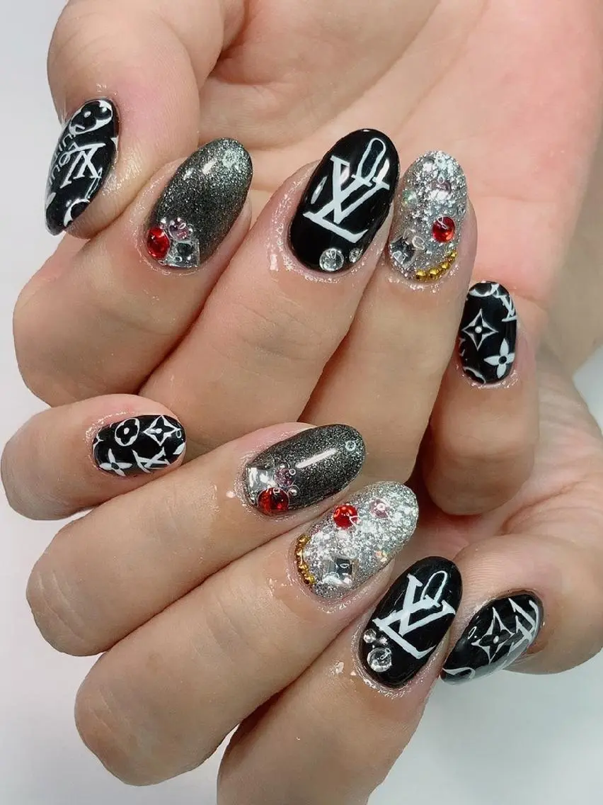 ネイル . MAKI NAILのネイルデザイン