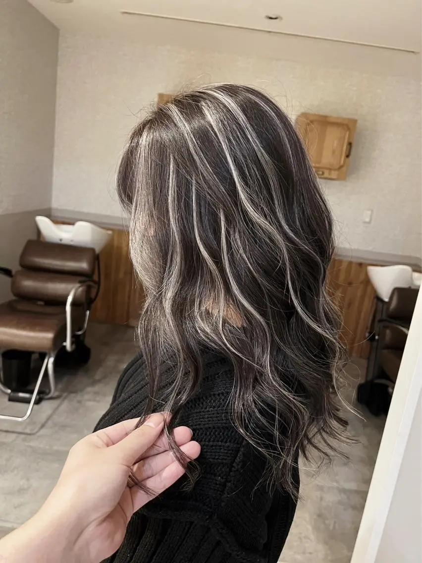 セミロング カラー ダークグレー ダークグレージュ グレージュ ハイライトカラー ハイライト 指名数No.1 /NAOYAのヘアスタイル