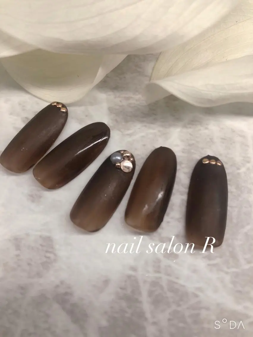 ネイル ストーンネイル ハンドネイル nail salon Rのネイルデザイン