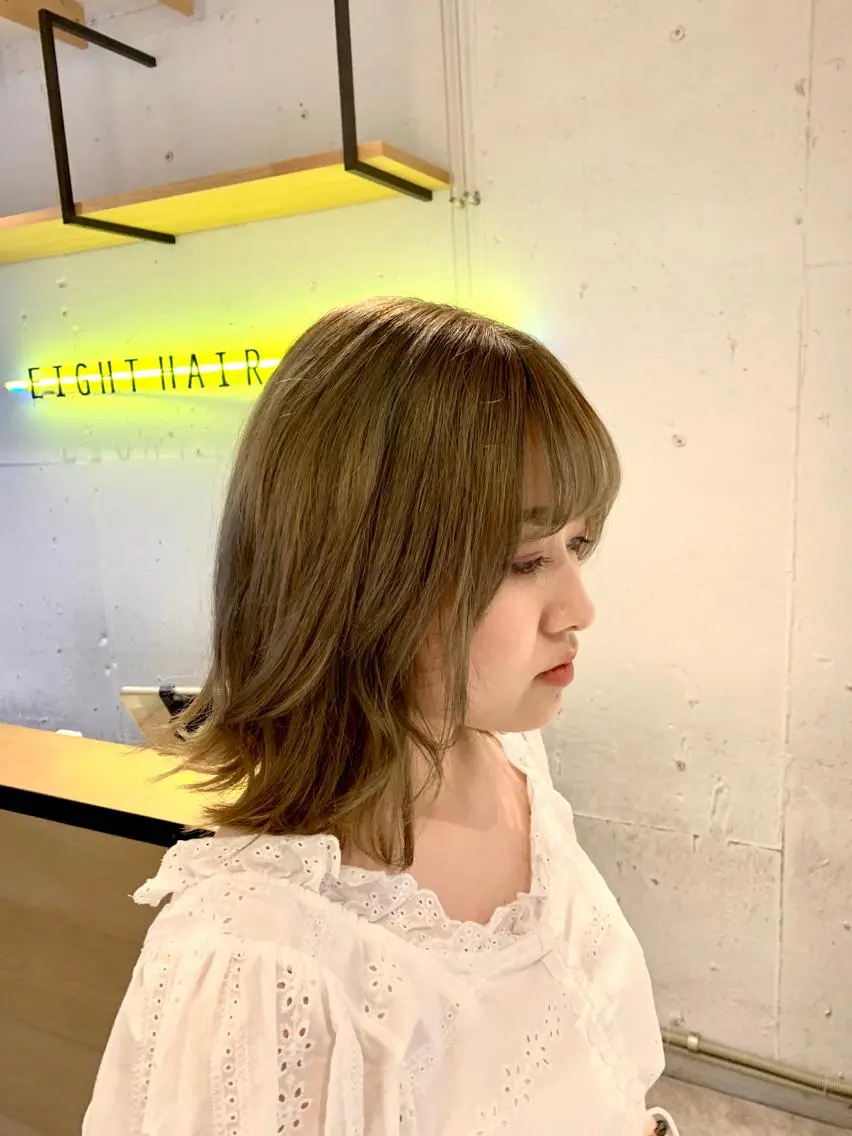 ミディアム カラー アッシュ ベージュカラー 外ハネヘア ヘアカラー トリートメント 💛丁寧さNo.🥇 🧸片山智裕💛のヘアスタイル