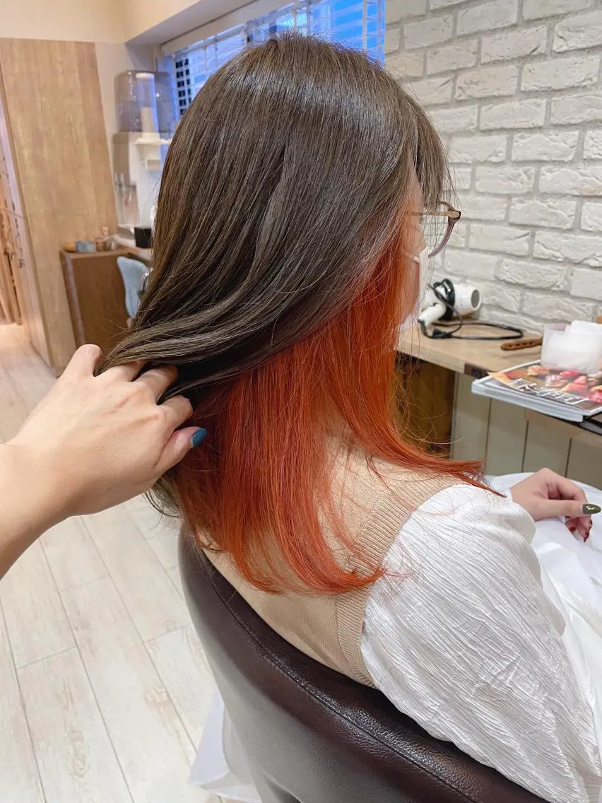 セミロング カラー グレージュ 清水 有実子のヘアスタイル