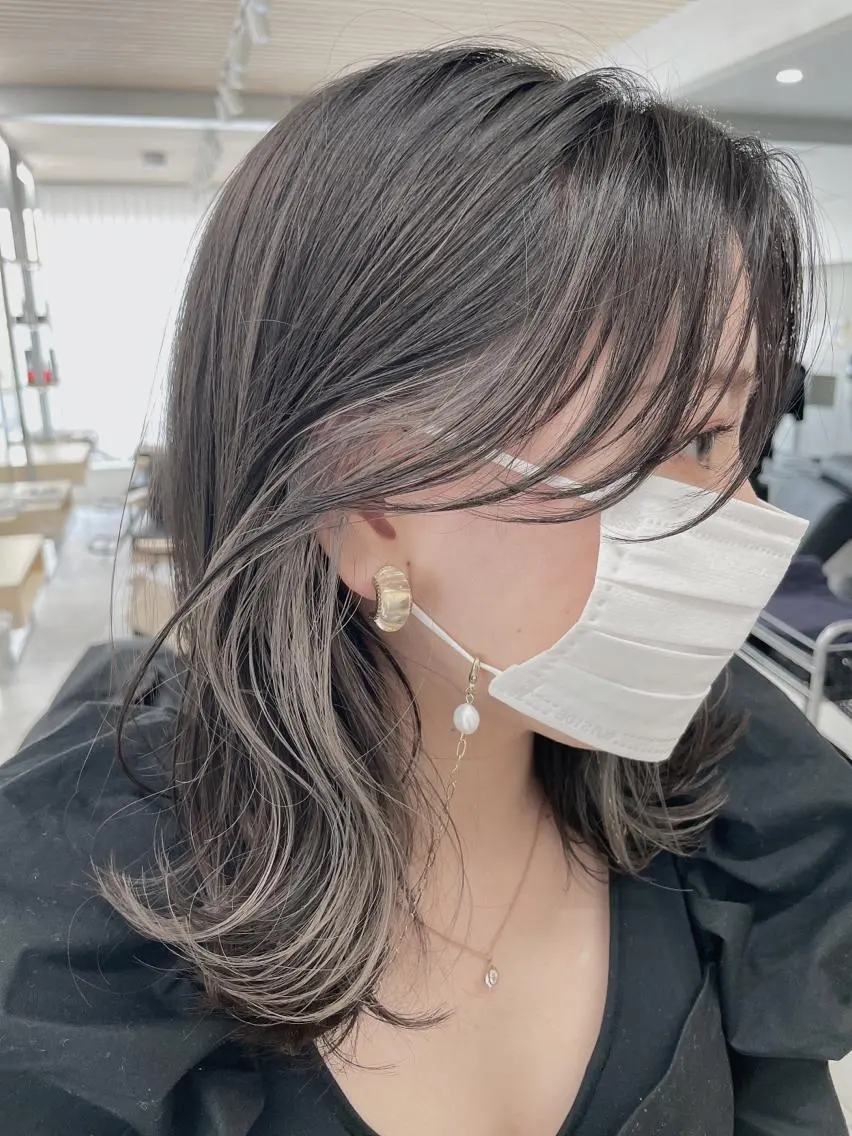 ミディアム カラー ヘアカラー トリートメント 爆美女製造機 レイヤーのプロのヘアスタイル
