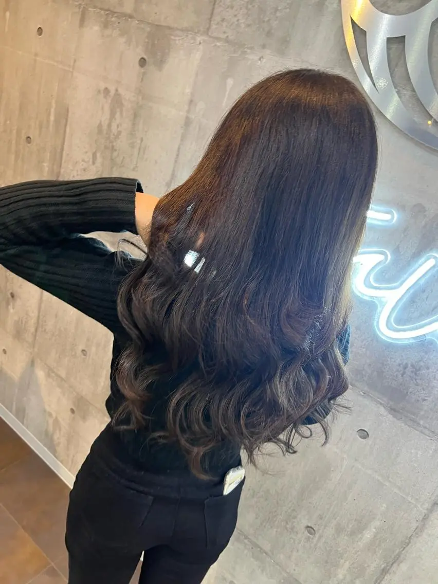 ロング カラー パーマ ヘアアレンジ メンズ キッズ ネイル マツエク・マツパ アイブロウ シールエクステ メンズバレイヤージュ メンズハイライト メンズインナーカラー メンズ韓国風 ミルクティーハイトー ン💖Mikaのヘアスタイル