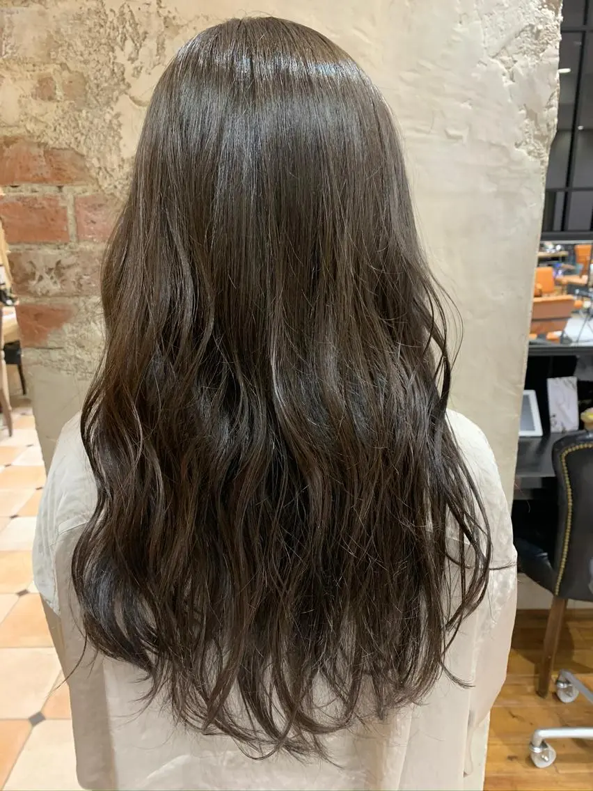 ロング カラー 黒髪 ブリーチ ブリーチなしカラー 伸ばしかけ 髪質改善 美髪ヘッドスパ🫧 西山紗奈江💆‍♀️のヘアスタイル
