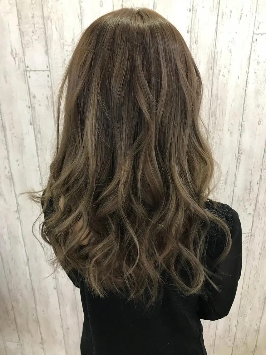 セミロング カラー ベージュカラー ハイライトカラー ハイライト kazufumi ..のヘアスタイル
