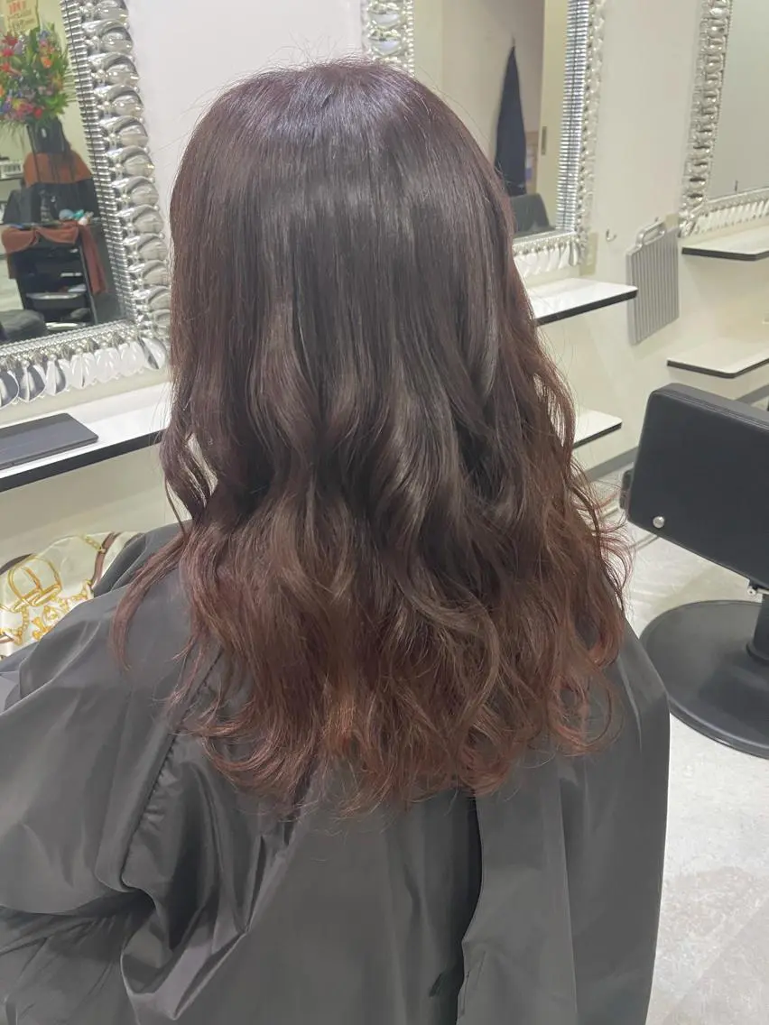 セミロング レッドブラウン カット ヘアカラー トリートメント emi/髪質改善/ 韓国風/艶カラーのヘアスタイル