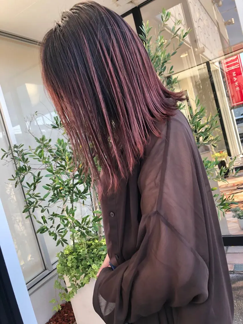 ミディアム カラー バレイヤージュ レイヤーカット 齋藤 佳以のヘアスタイル
