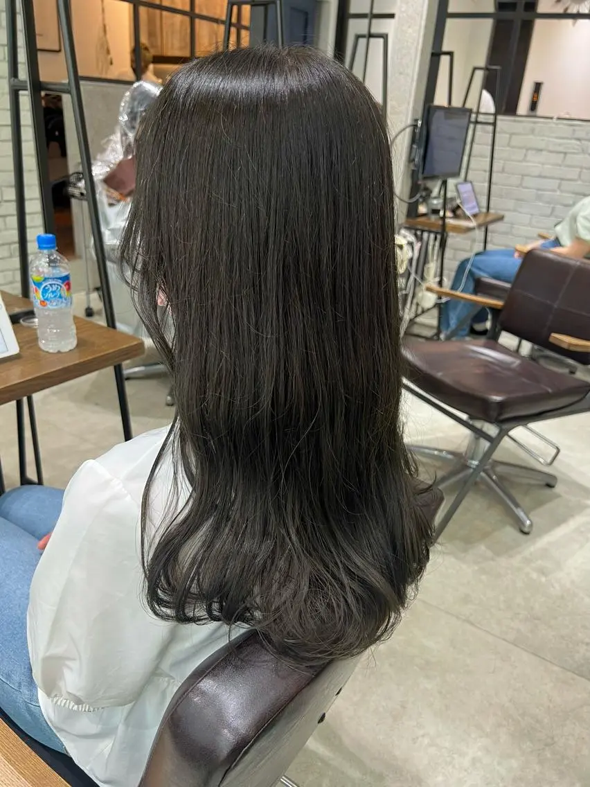 ロング カラー グレージュ オリーブグレージュ オリーブグレー カット ヘアカラー トリートメント 🌿ニュアンス/髪質 改善🌿Fukudaのヘアスタイル