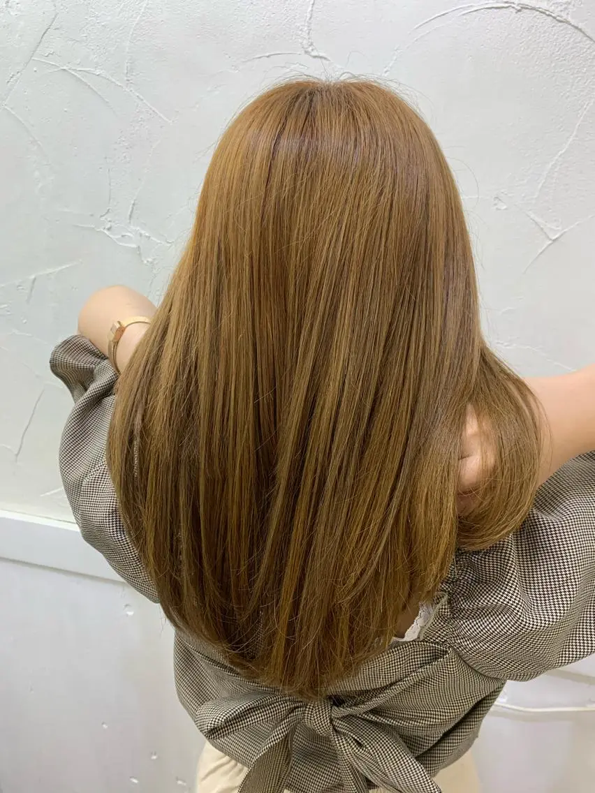 セミロング 艶髪ハイトーンカラー kana♡のヘアスタイル