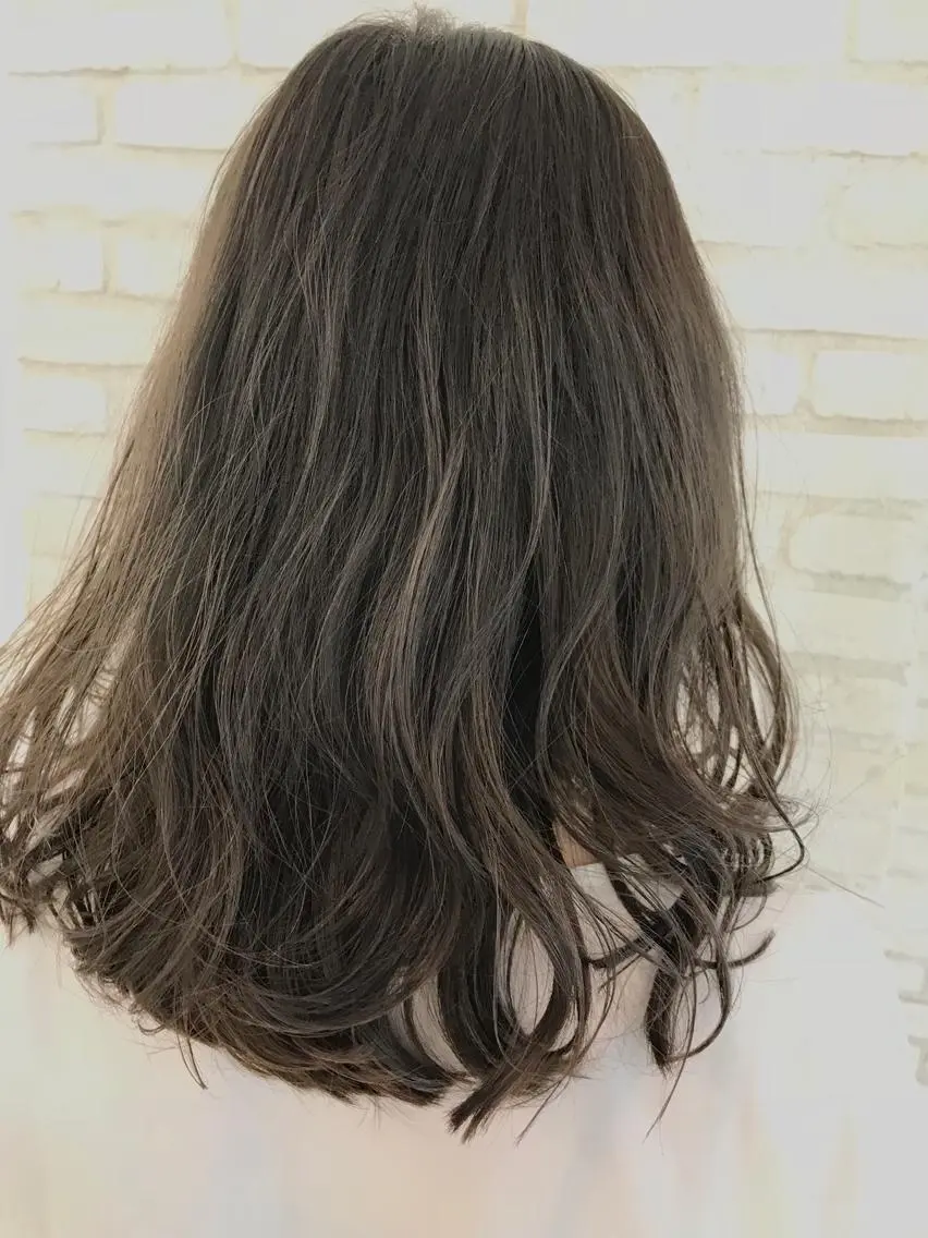 セミロング カラー パーマ キッズ マツエク・マツパ レイヤー＆カラー 人気美容師倉崎涼のヘアスタイル