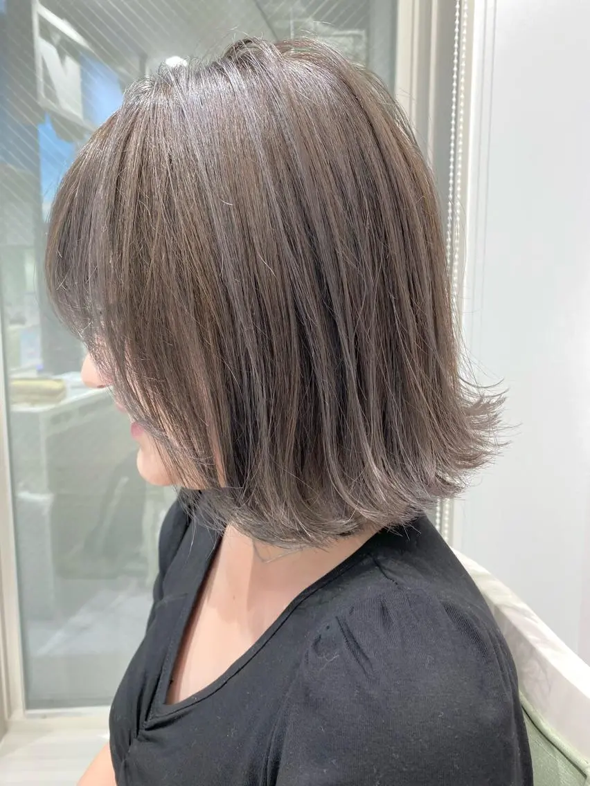 ショート カラー 透明感カラー グレージュ ハイライトカラー ボブ ハイライト カット ヘアカラー ボブ・レイヤーカット 吉敷航一のヘアスタイル