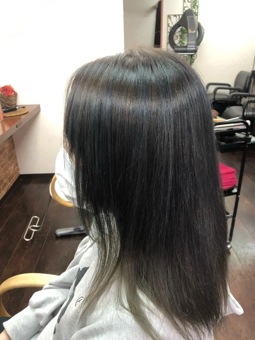 セミロング カラー 桧山 真のヘアスタイル