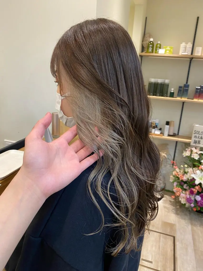 ロング カラー ヘアアレンジ メンズ マツエク・マツパ アイブロウ 切りっぱなしボブ メンズブリーチ メンズハイライト メンズハイトーン メンズインナーカラー 奈良 彩華のヘアスタイル