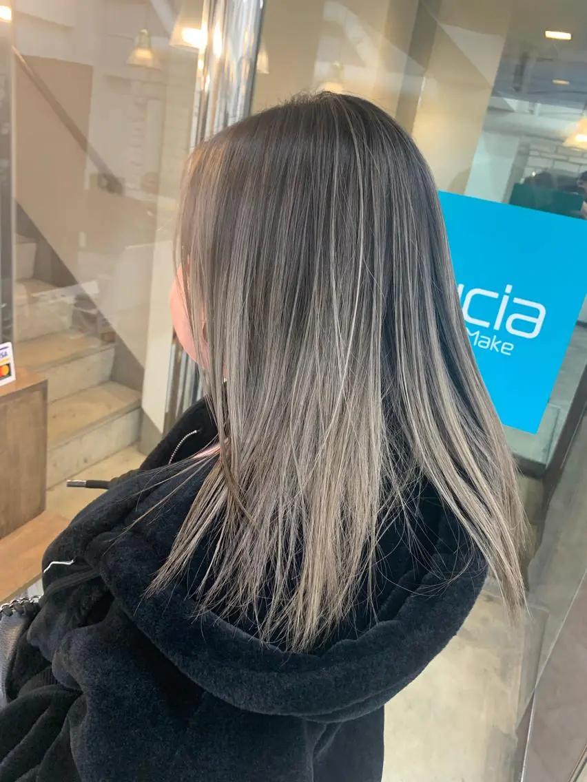 ロング カラー バレイヤージュ レイヤーカット セイヤ セイヤのヘアスタイル
