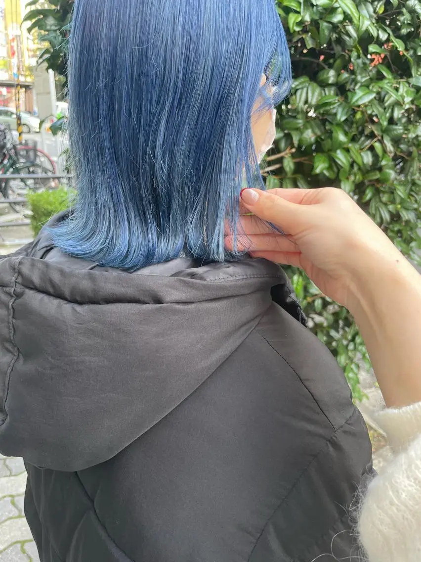 ミディアム カラー akane .のヘアスタイル