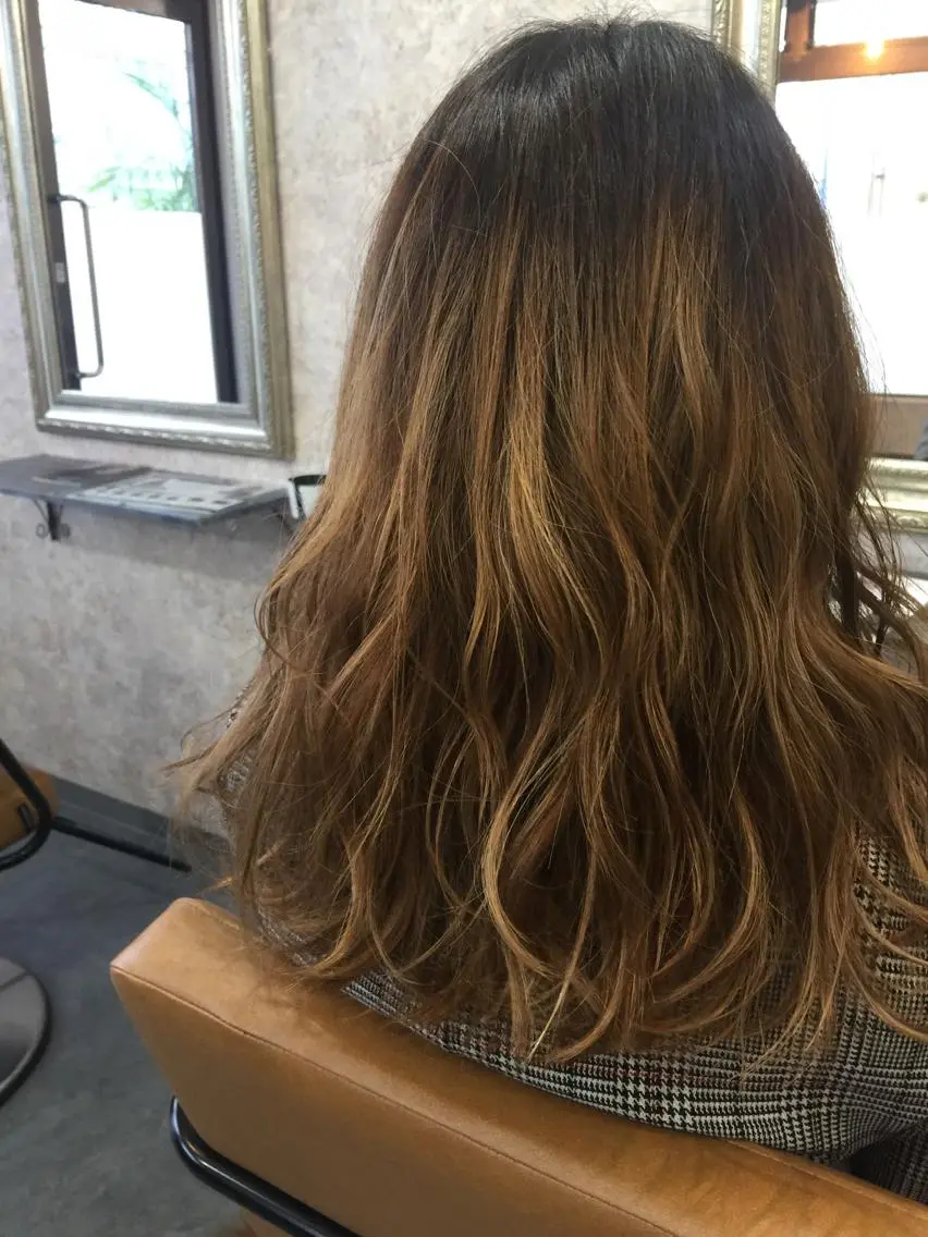 ロング メンズスタイル バレイヤージュ　齋藤のヘアスタイル