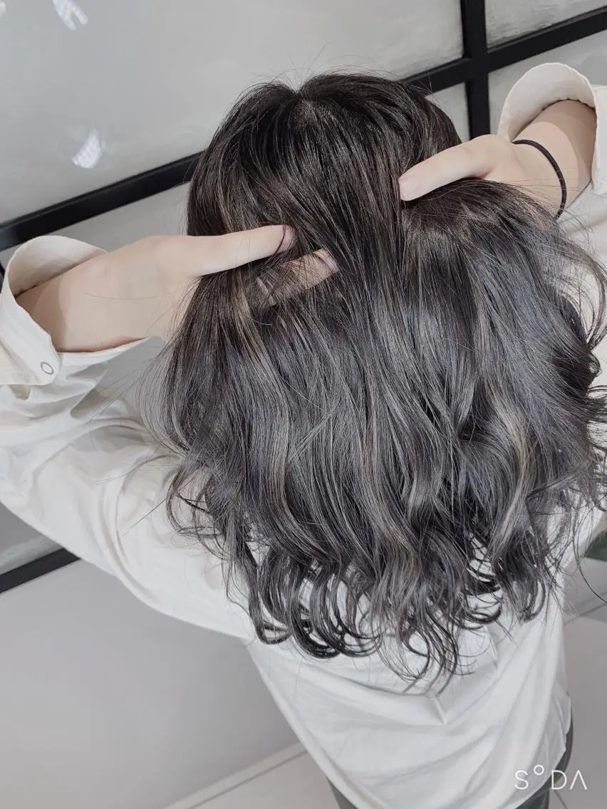 セミロング 【Gluck】高橋 大治のヘアスタイル