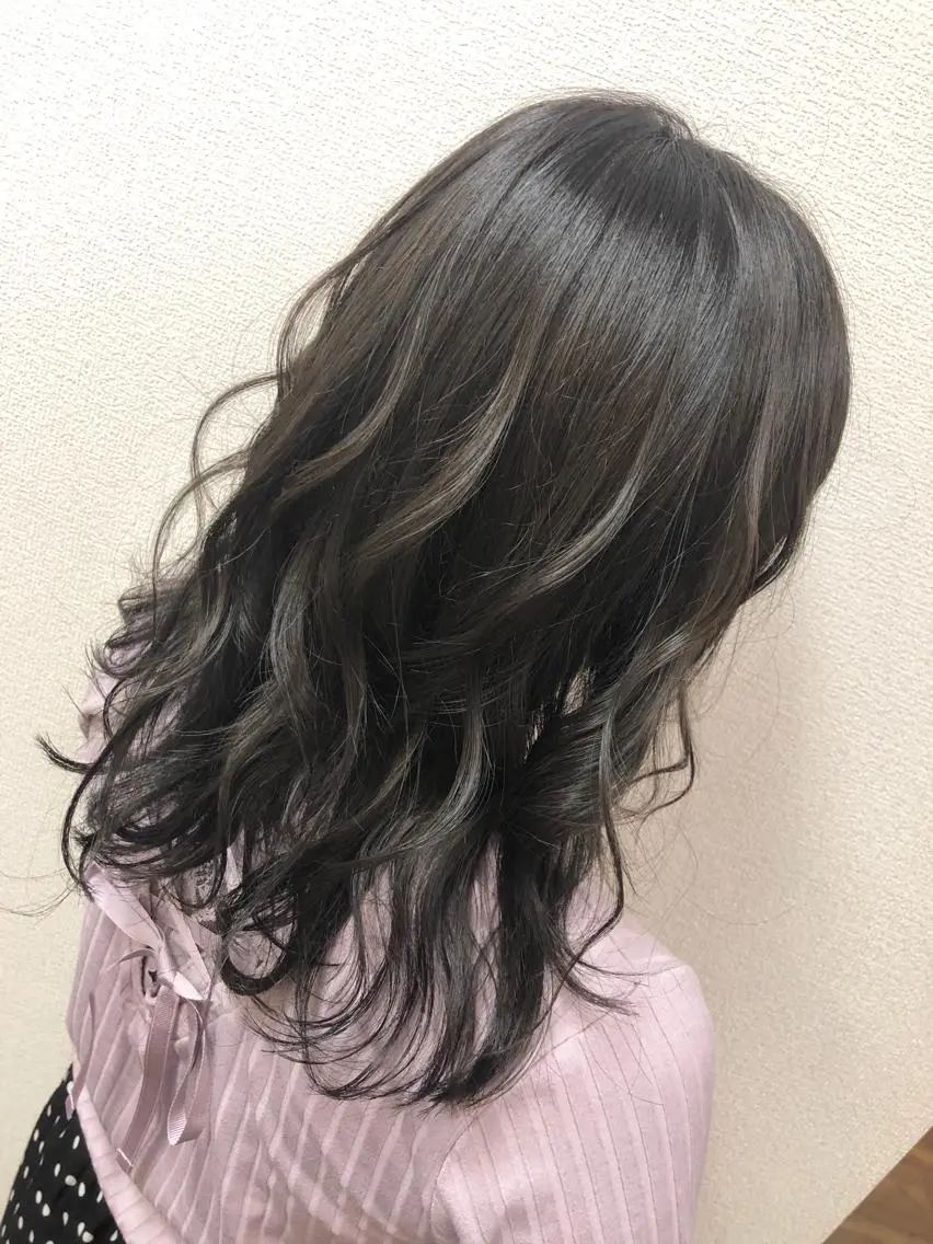 セミロング カラー SHIORI💜口コ ミNo.1艶カラーのヘアスタイル