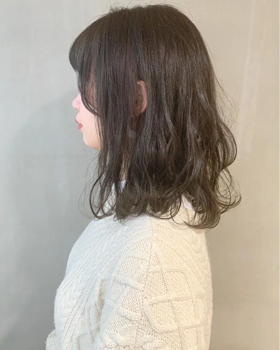 セミロング カラー アディクシーカラー ブリーチ グレージュ ブリーチなしカラー ウルフレイヤーカット /チヒロのヘアスタイル