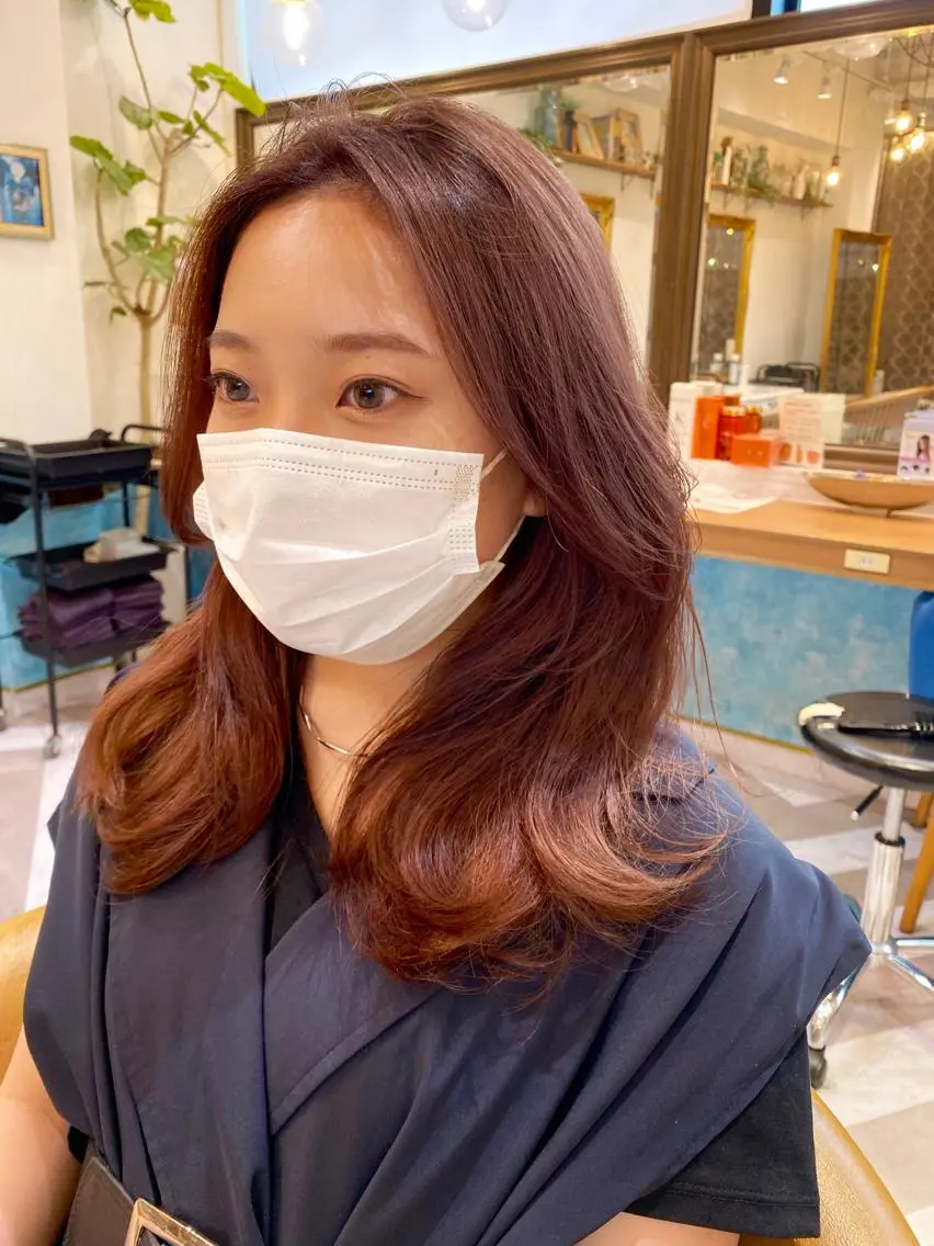 ミディアム カット ヘアカラー トリートメント レイヤーカット /透明感カラー西田のヘアスタイル