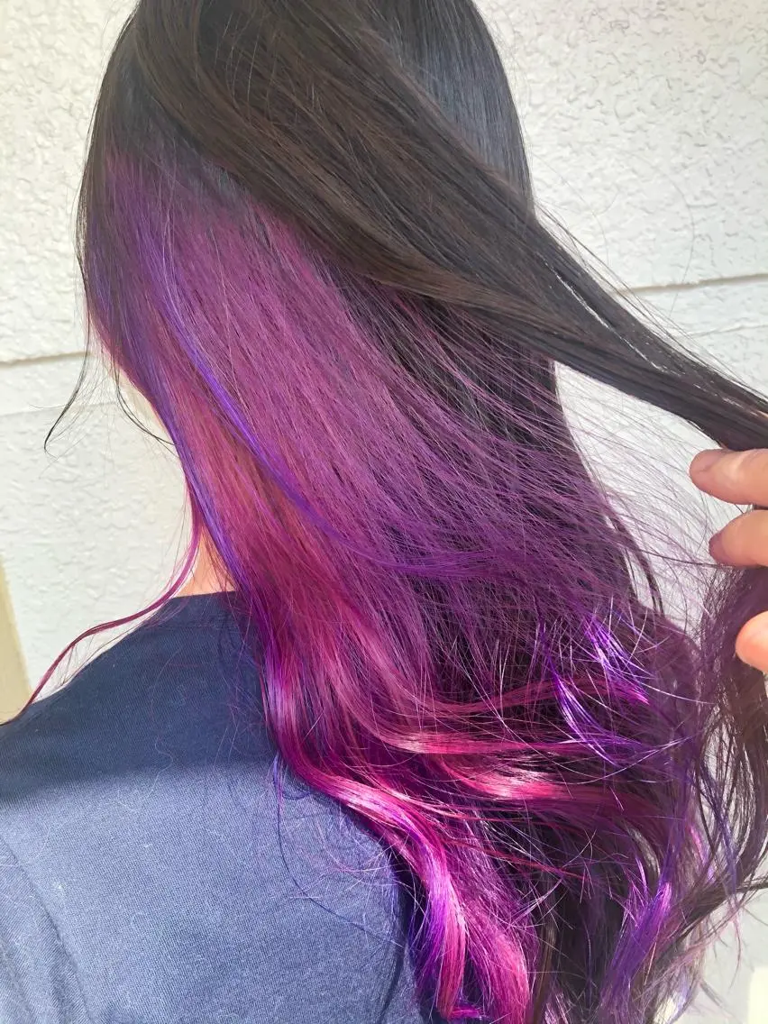 セミロング カラー インナーカラー レイヤーカット匠 イソザキノリユキのヘアスタイル