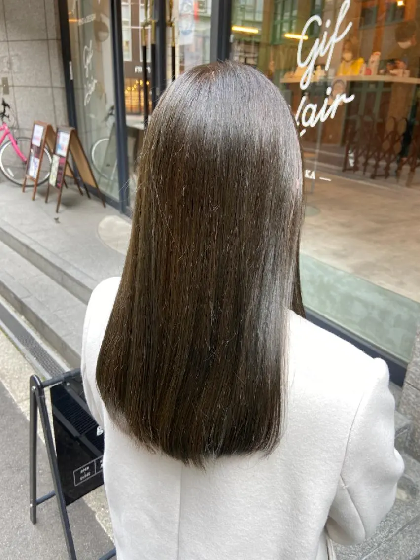 ロング カラー ベージュカラー オリーブベージュ トリートメント THINK SHOP sakiのヘアスタイル