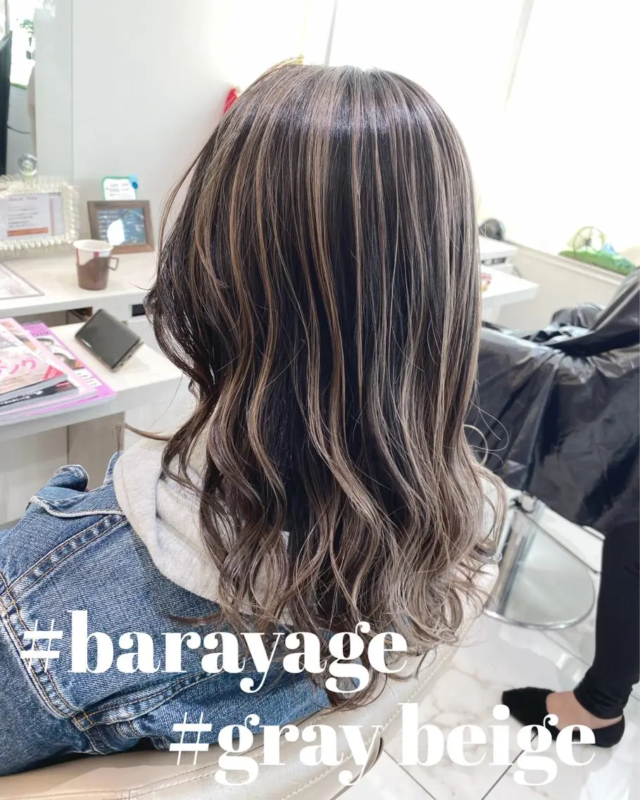 ミディアム カラー バレイヤージュ グレージュ レイヤーカット 山崎俊輔/髪質改善 /バレイヤージュのヘアスタイル