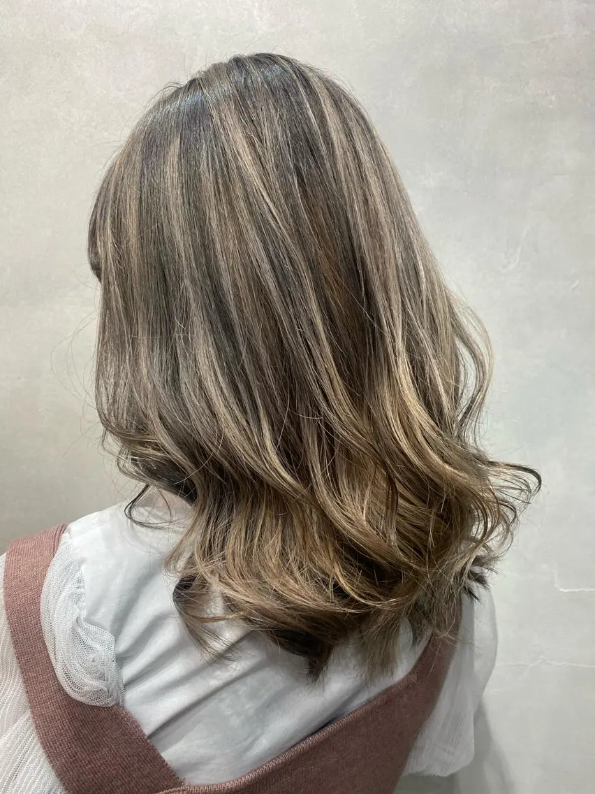 ミディアム カラー ヘアアレンジ ショートボブ シールエクステ ミディアムパーマ バレイヤージュ 透明感カラー FAAM Tsuneのヘアスタイル