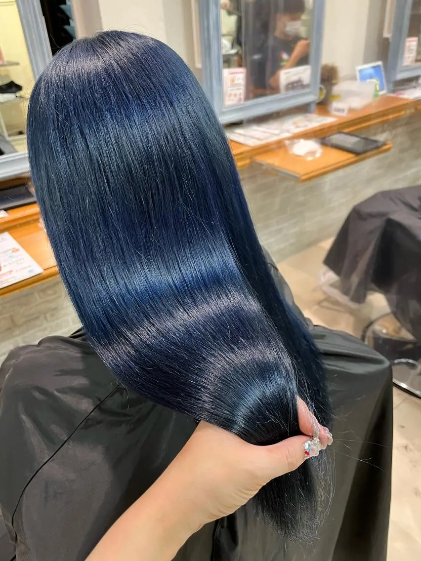 ロング カラー 透明感ハイトーン🦄 キラ🌈のヘアスタイル