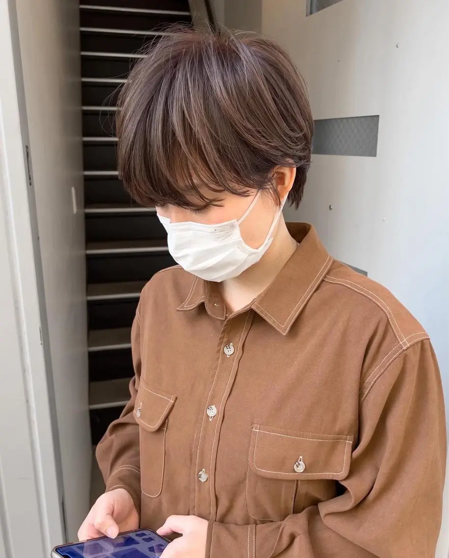 ショート カラー ベージュカラー ブリーチ ブラウンカラー ブラウンベージュ 透明感カラー カット ヘアカラー wカラー 指名No1かけるのヘアスタイル
