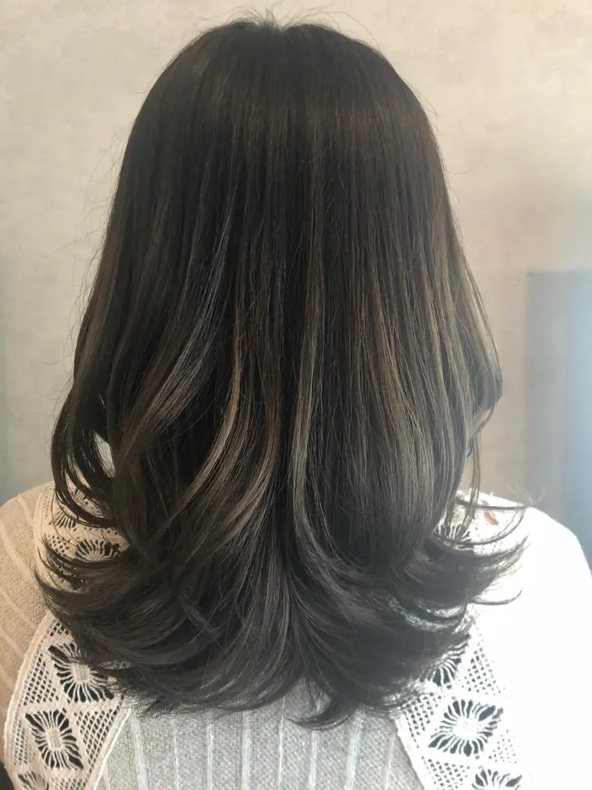 ロング アッシュ レイヤーカット Hair&Make Nahoのマツエク・マツパデザイン