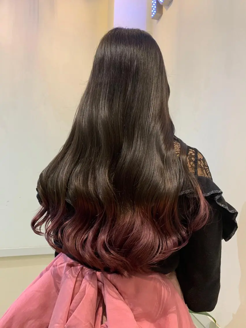 ロング カラー ピンクカラー 透けるbrown カラー🎗♡yukaのヘアスタイル
