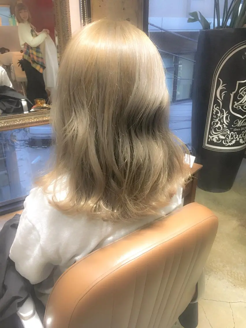 セミロング カラー グレージュ 外国人風カラー 北條 優輝のヘアスタイル