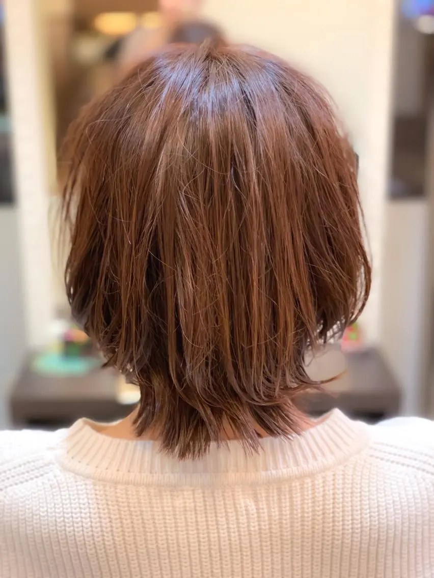 ミディアム カラー ピンクカラー バイオレットカラー ボブ 伸ばしかけ ウルフカット 大間 礼真のヘアスタイル