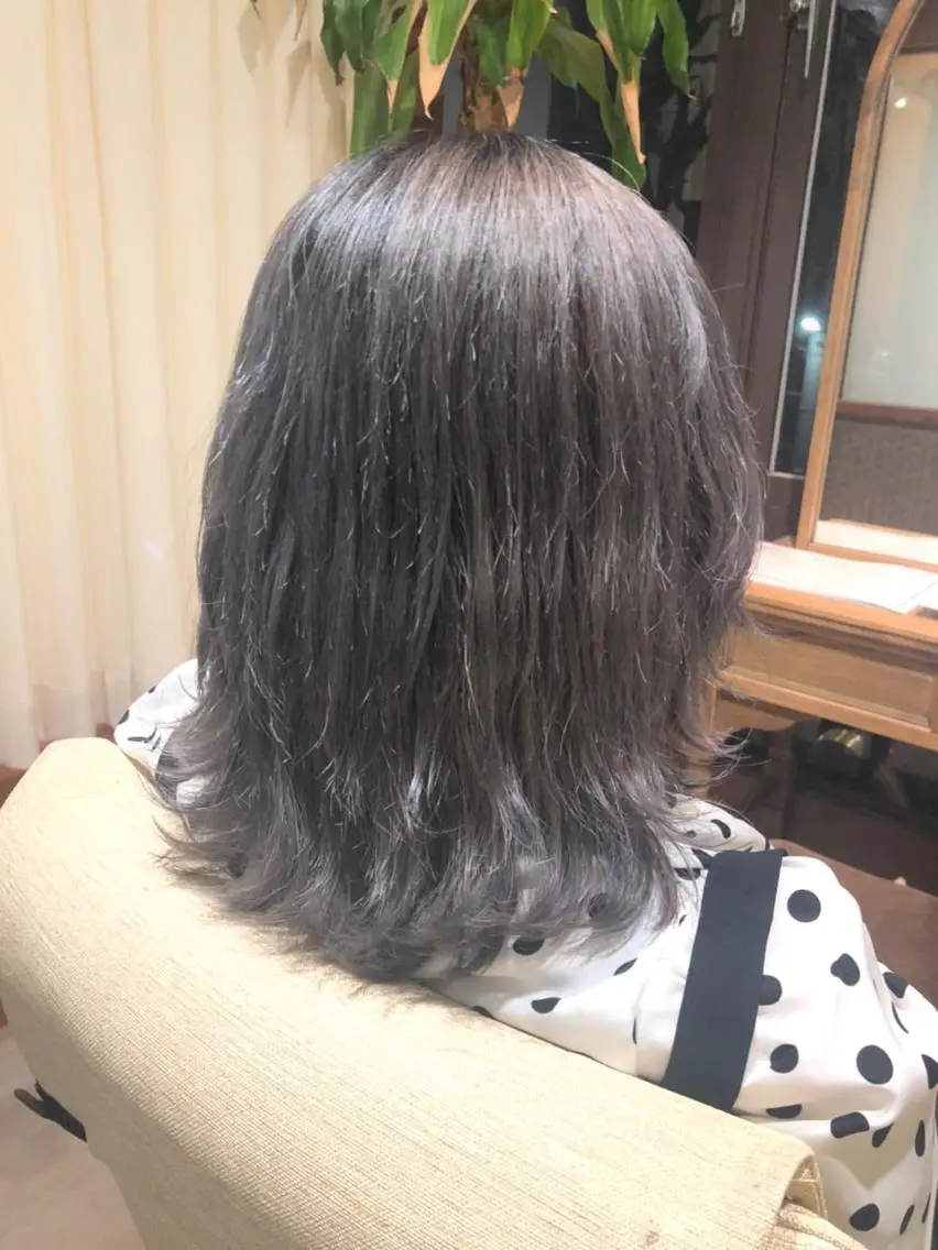 ミディアム ヘアカラー トリートメント ハイトーン得意😍 Lumiereのヘアスタイル