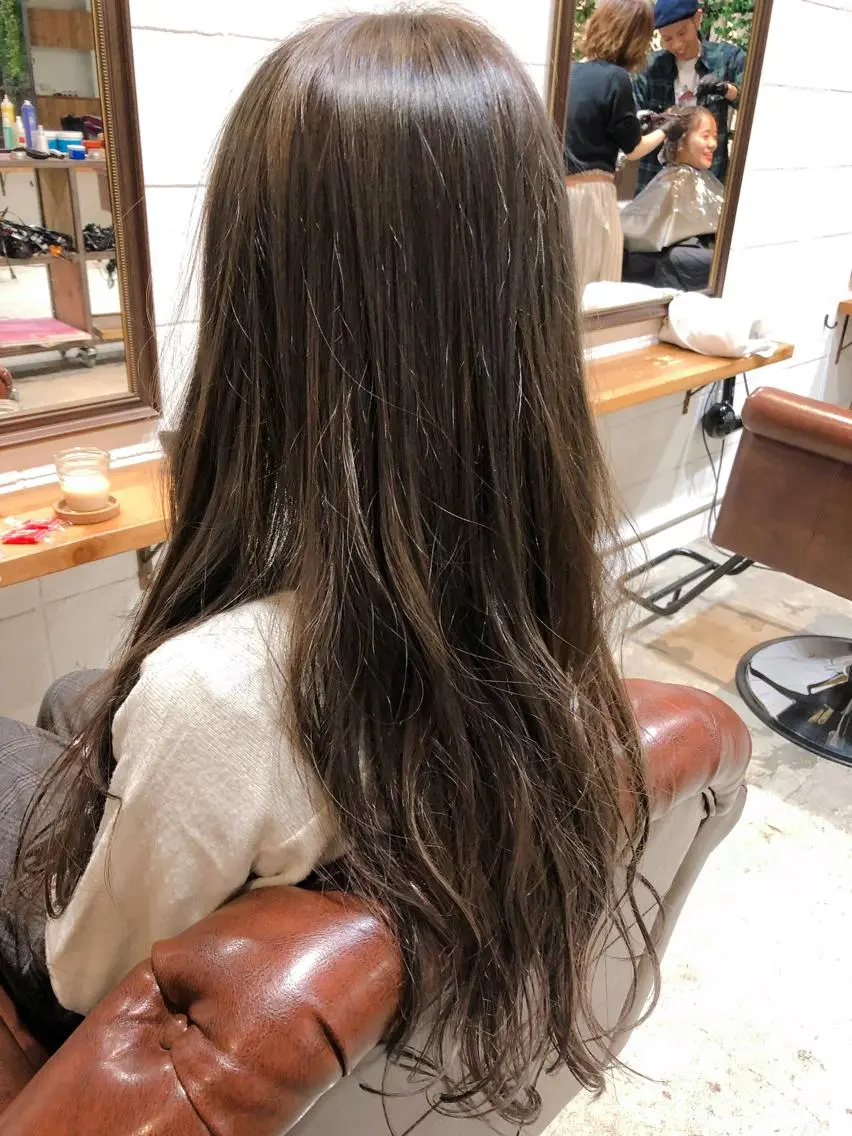 ロング カラー アッシュ アッシュグレー アッシュグレージュ グレージュ ロング ヘアカラー トリートメント ⭐️ハイクオリティ カラー杉本雄志⭐️のヘアスタイル