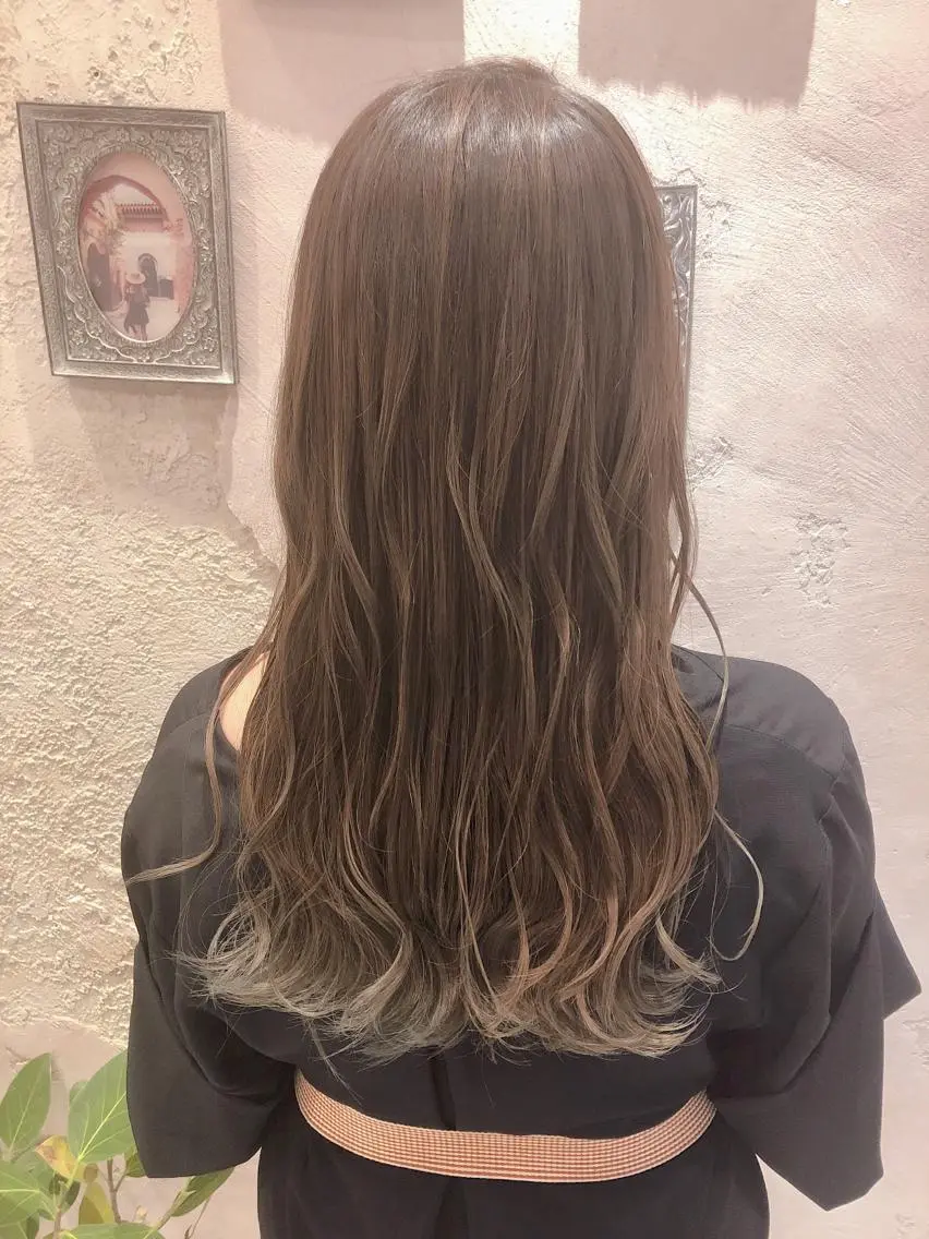 ミディアム アッシュ カット ヘアカラー トリートメント 代表山口ひな 髪質改善のプロのヘアスタイル