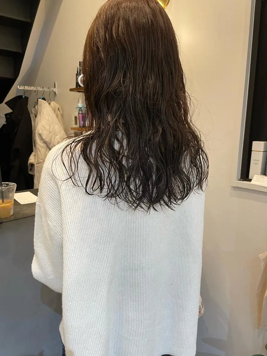 ロング パーマ カット パーマ トリートメント やまさきえりこ ニュアンスパーマのヘアスタイル
