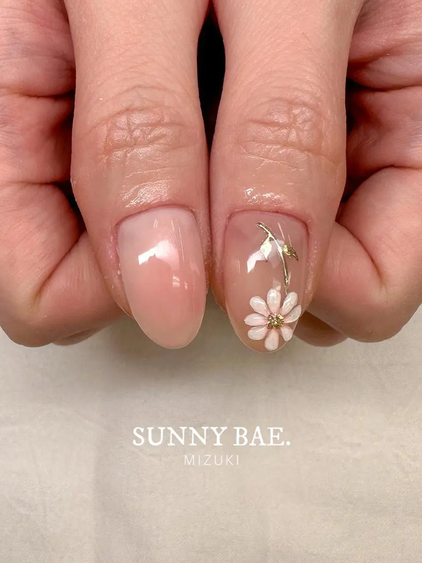 ネイル チークネイル ミラーネイル ぷっくりネイル 春ネイル 🕊 MIZUKIのネイルデザイン