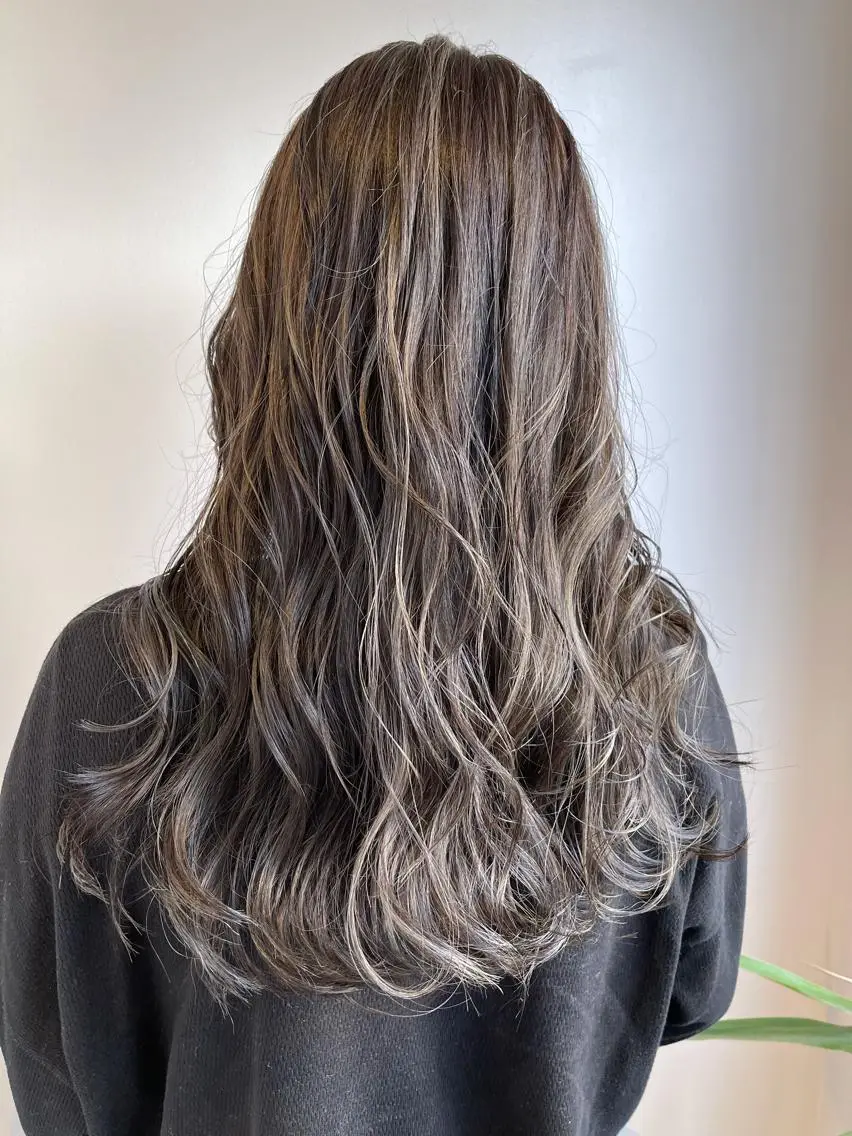 セミロング カラー ハイライトカラー ハイライト ヘアカラー トリートメント &SONS 小林亨のヘアスタイル