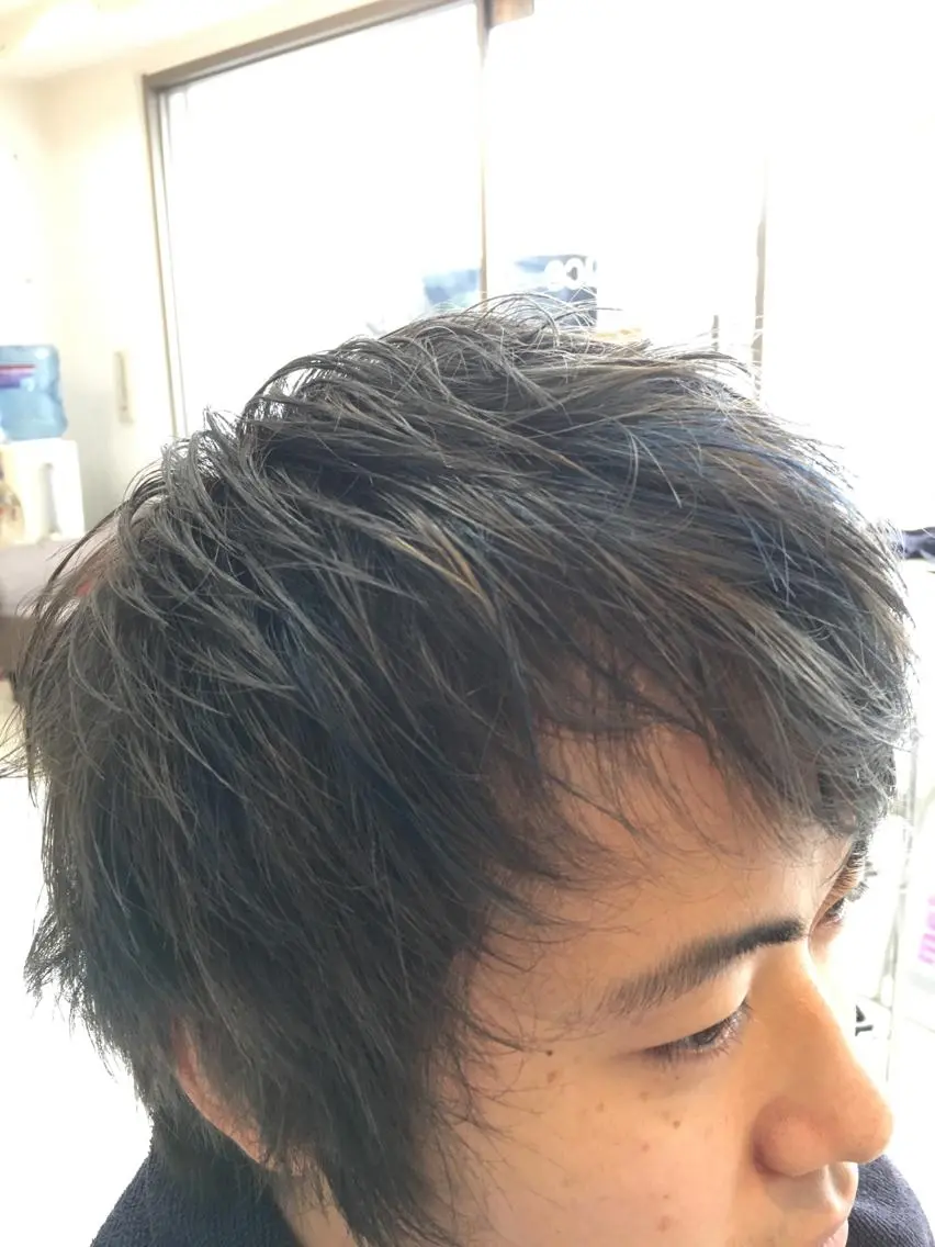 ショート カラー メンズ 縮毛矯正 トリートメント 白髪ぼかしハイライト 柳川拓哉のヘアスタイル
