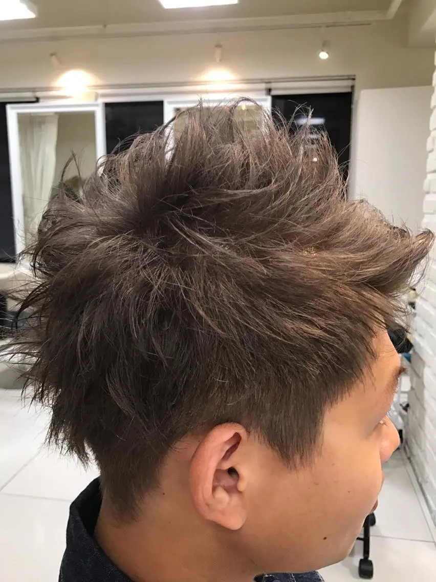 カラー メンズ メンズブリーチ アッシュ 黒髪 ブリーチ 透明感カラー 【暖色カラー特化】 中山由梨のヘアスタイル