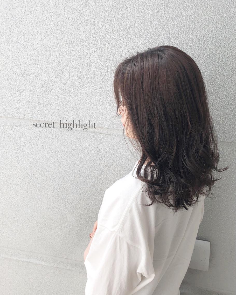 セミロング 岸川 恭子のヘアスタイル