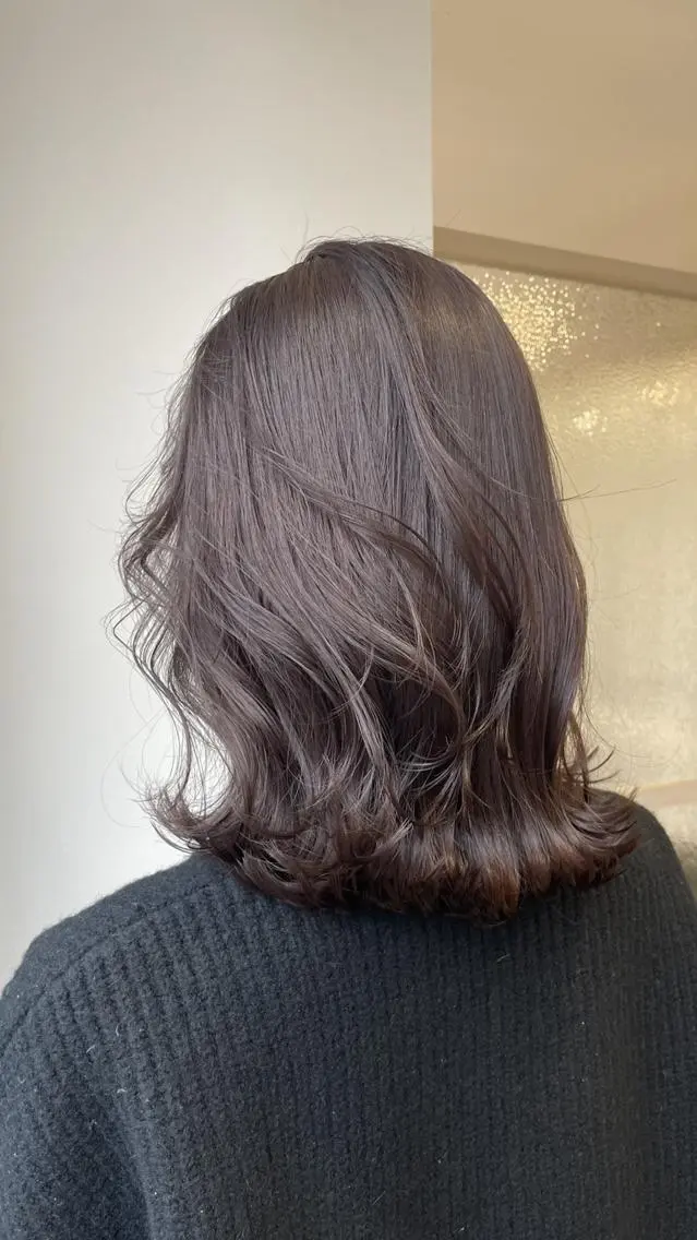 ミディアム カラー レイヤーカット カット トリートメント ヘッドスパ EMANON 池袋3rd店のヘアスタイル
