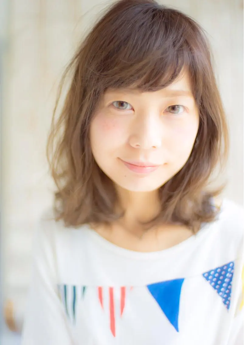 セミロング カラー パーマ ツイスパ・波巻き 🩵片平和香奈のヘアスタイル