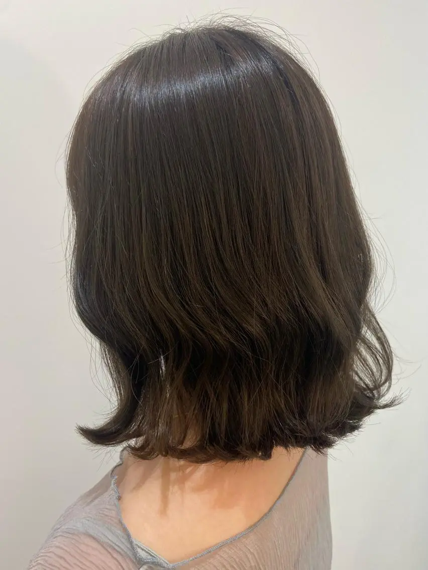 ショート カラー グレージュ オリーブグレージュ オリーブグレー natsumi / N°ariaのヘアスタイル