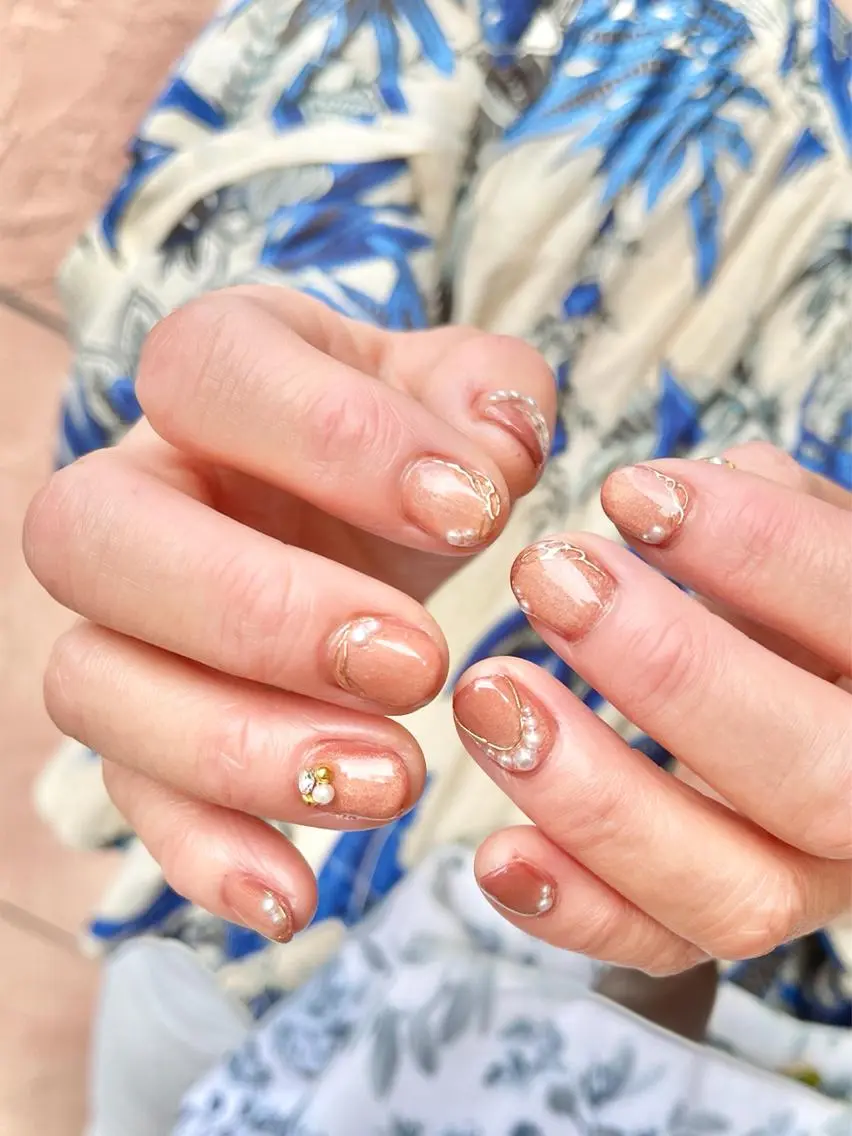 ネイル ジェルネイル ゴールド マグネットネイル Nail Rinonのネイルデザイン