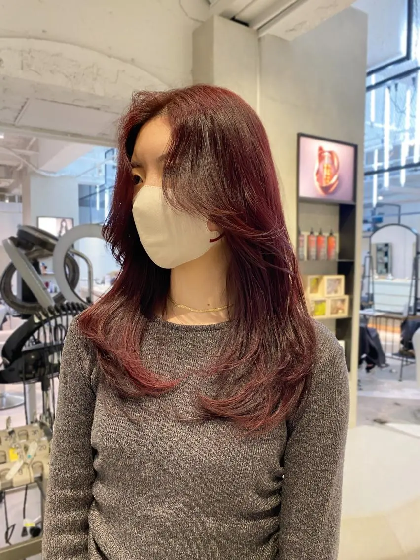 ロング ヘアカラー レイヤーカット カノン🩷のヘアスタイル